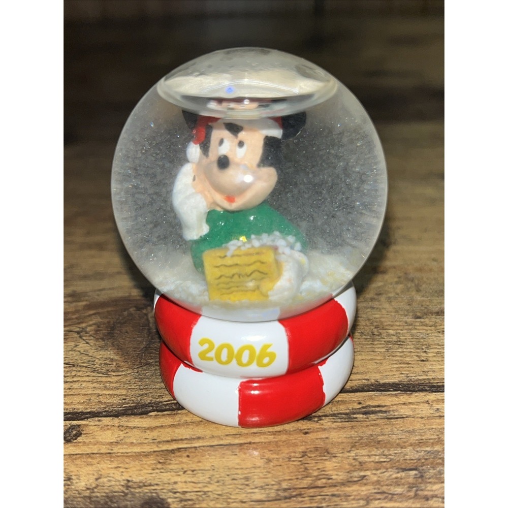Disney‎ JCP 2.5" Miniature Christmas SNOW Globe 2006 Mickey Mouse